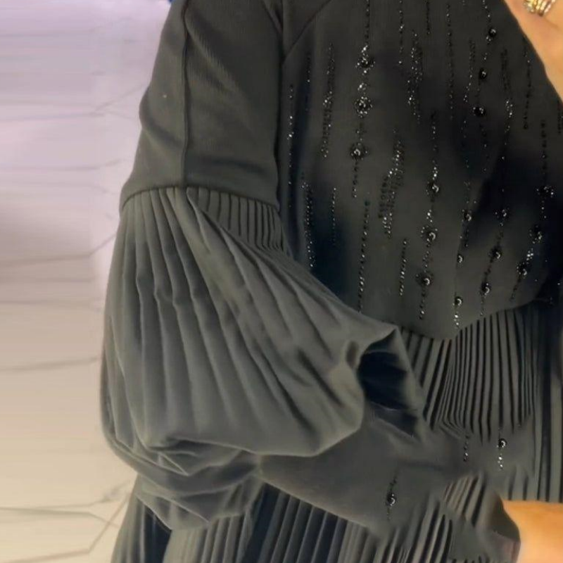 NORVIAS | Elegant Pleated Dress with Puff Sleeves